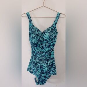 Maxine of Hollywood women one piece swim size 10